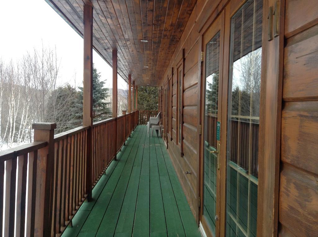 Aux Berges Du St-Maurice Hotel Saint-Jean-des Piles Ngoại thất bức ảnh
